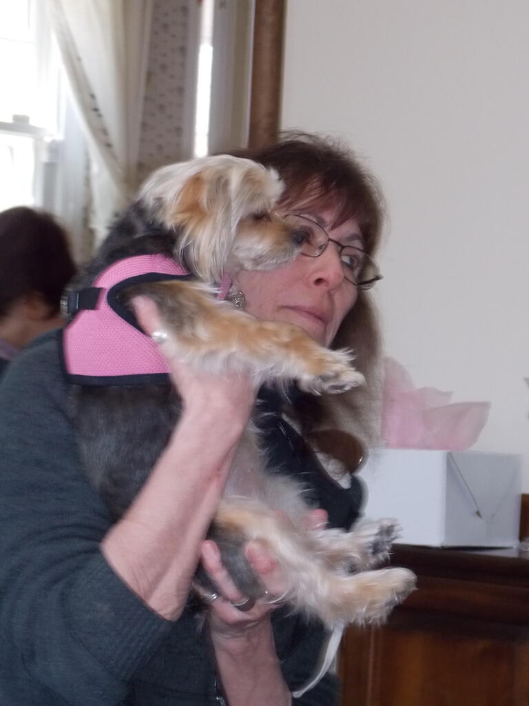 No description provided for: /2014/0406-joan-bday-party/_1/photo12.html