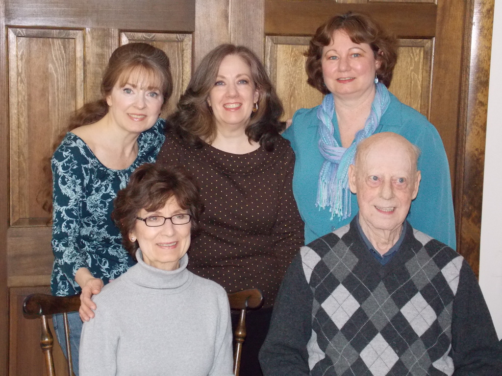 No description provided for: /2014/0406-joan-bday-party/_2/photo30.html