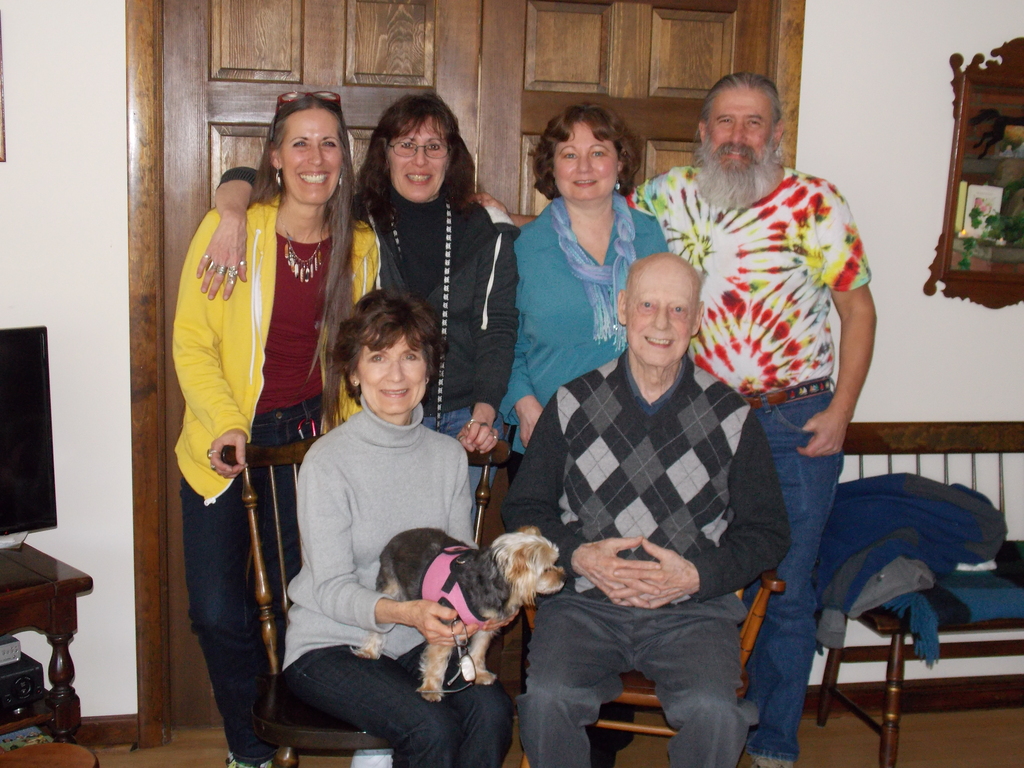 No description provided for: /2014/0406-joan-bday-party/_3/photo45.html