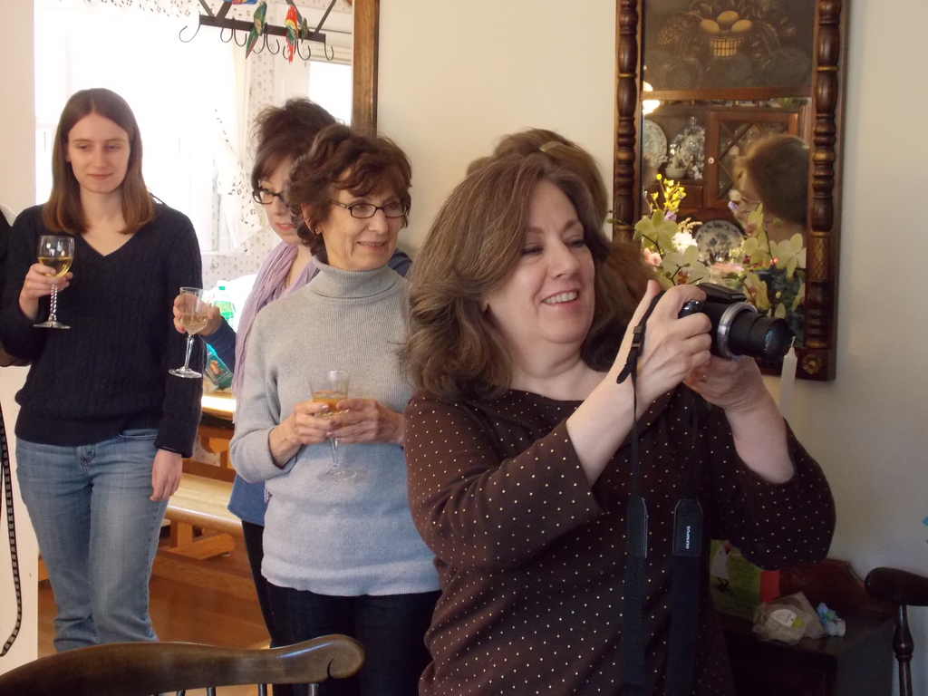 No description provided for: /2014/0406-joan-bday-party/_3/photo54.html