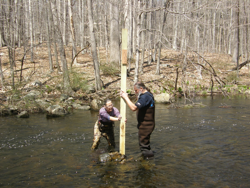 No description provided for: /2014/0419-more-duck-boxes/_2/photo29.html