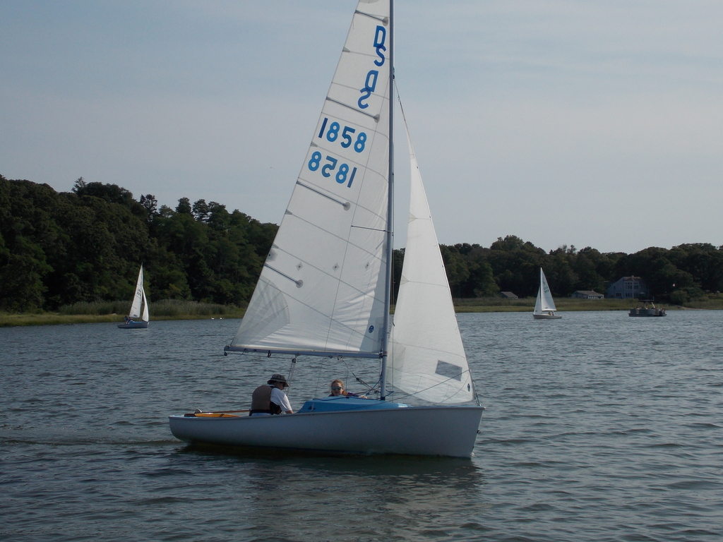 No description provided for: /2014/0810-fleet15-championship/_2/photo23.html
