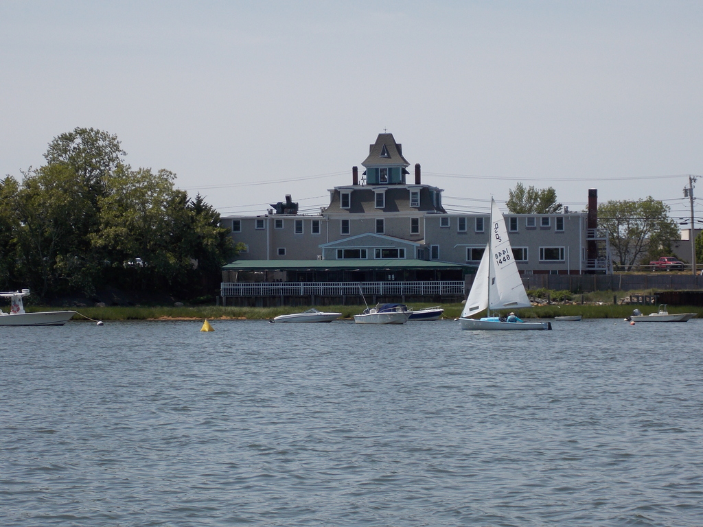 No description provided for: /2015/04-06/0607-fleet15/photo07.html