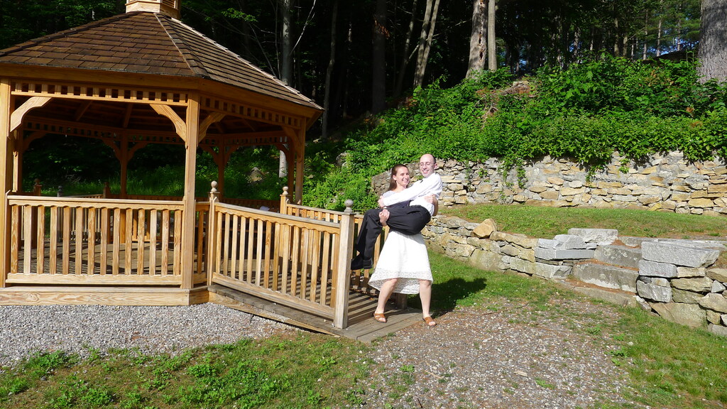 No description provided for: /2015/04-06/0621-erin+mike-jim-photos/_5/photo098.html