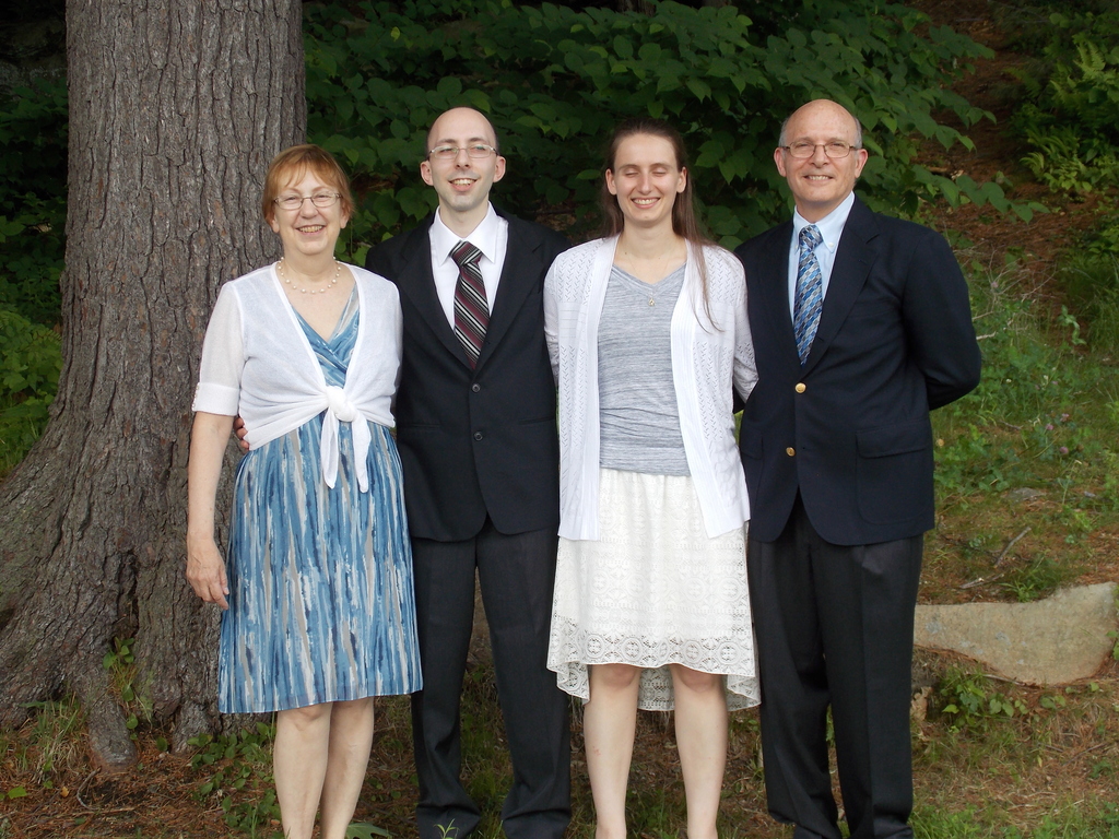 No description provided for: /2015/04-06/0621-erin+mike-wedding/_2/photo23.html