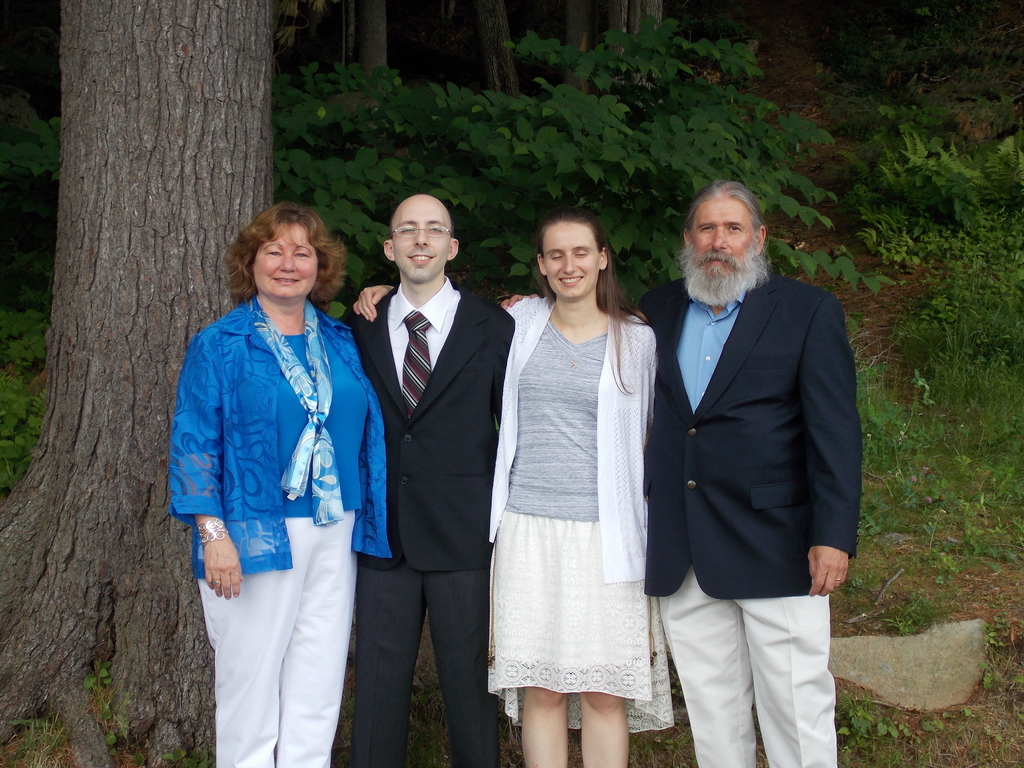 No description provided for: /2015/04-06/0621-erin+mike-wedding/_2/photo26.html