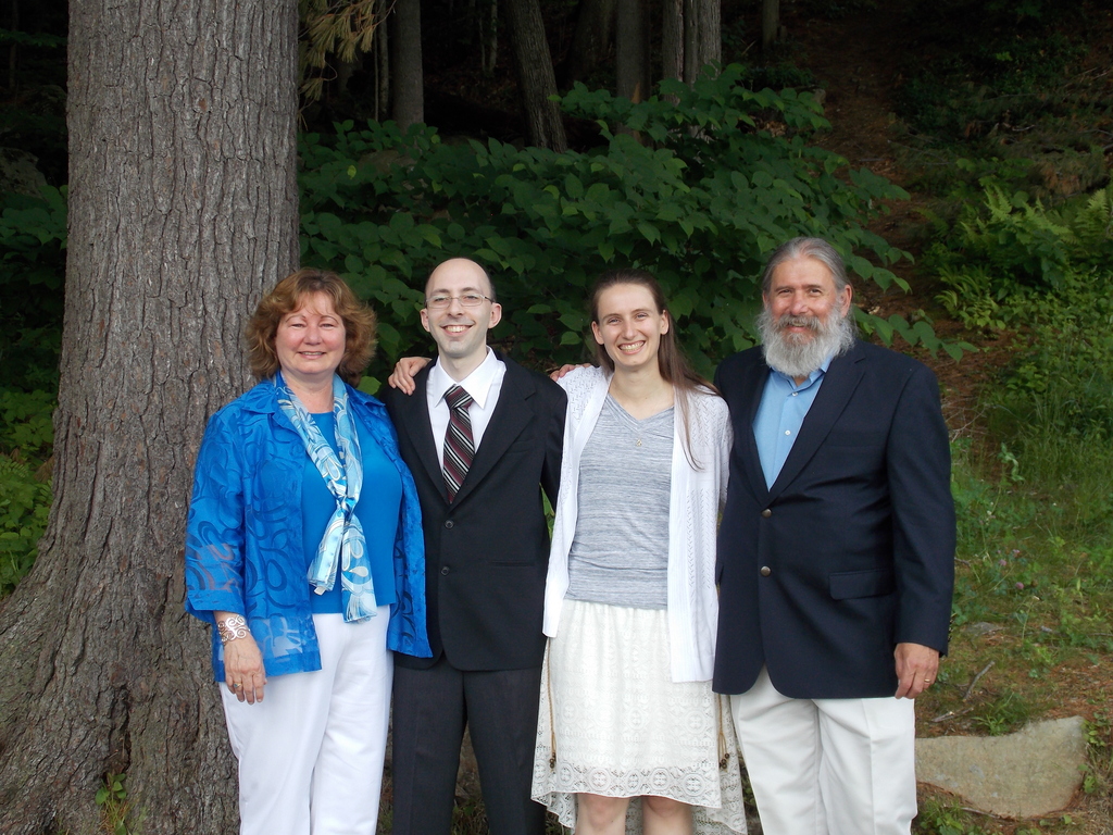 No description provided for: /2015/04-06/0621-erin+mike-wedding/_2/photo29.html