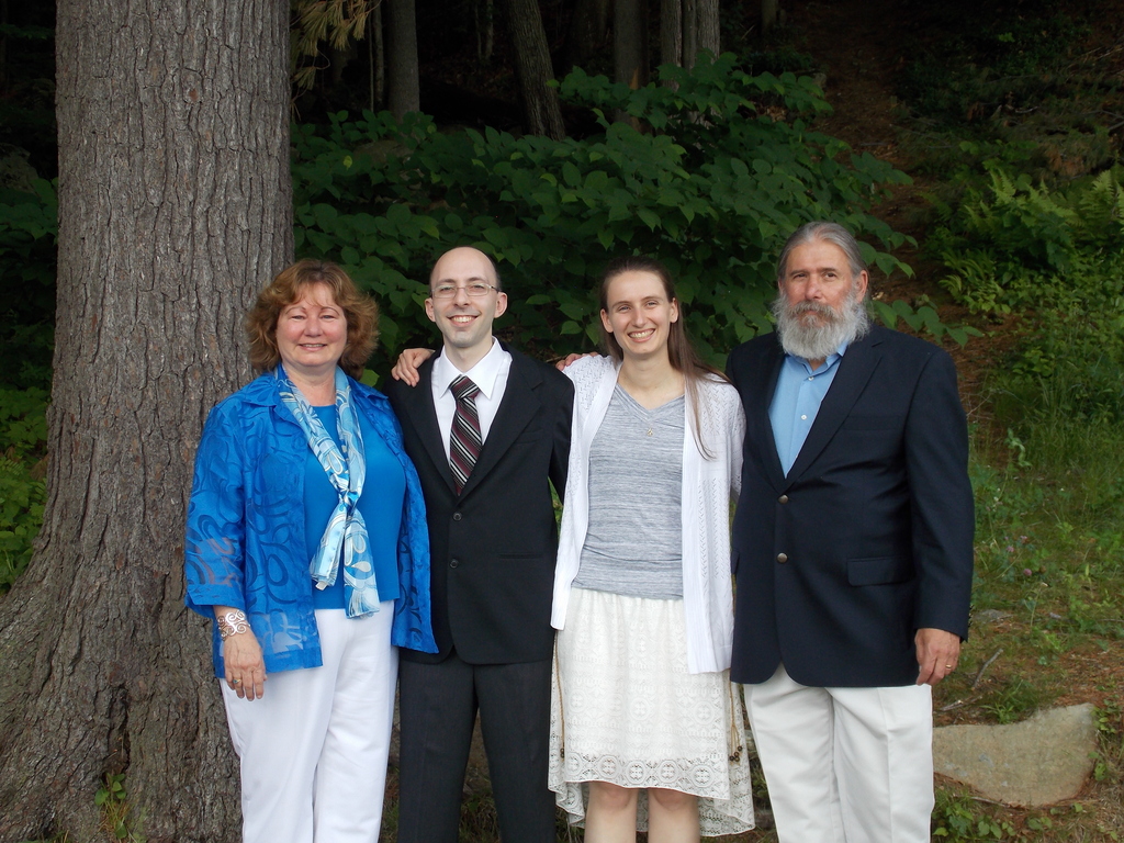 No description provided for: /2015/04-06/0621-erin+mike-wedding/_2/photo30.html