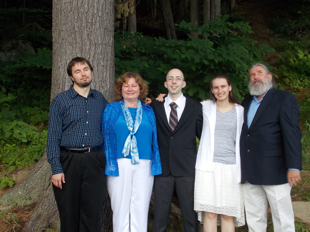 No description provided for: /2015/04-06/0621-erin+mike-wedding/_2/photo38.html