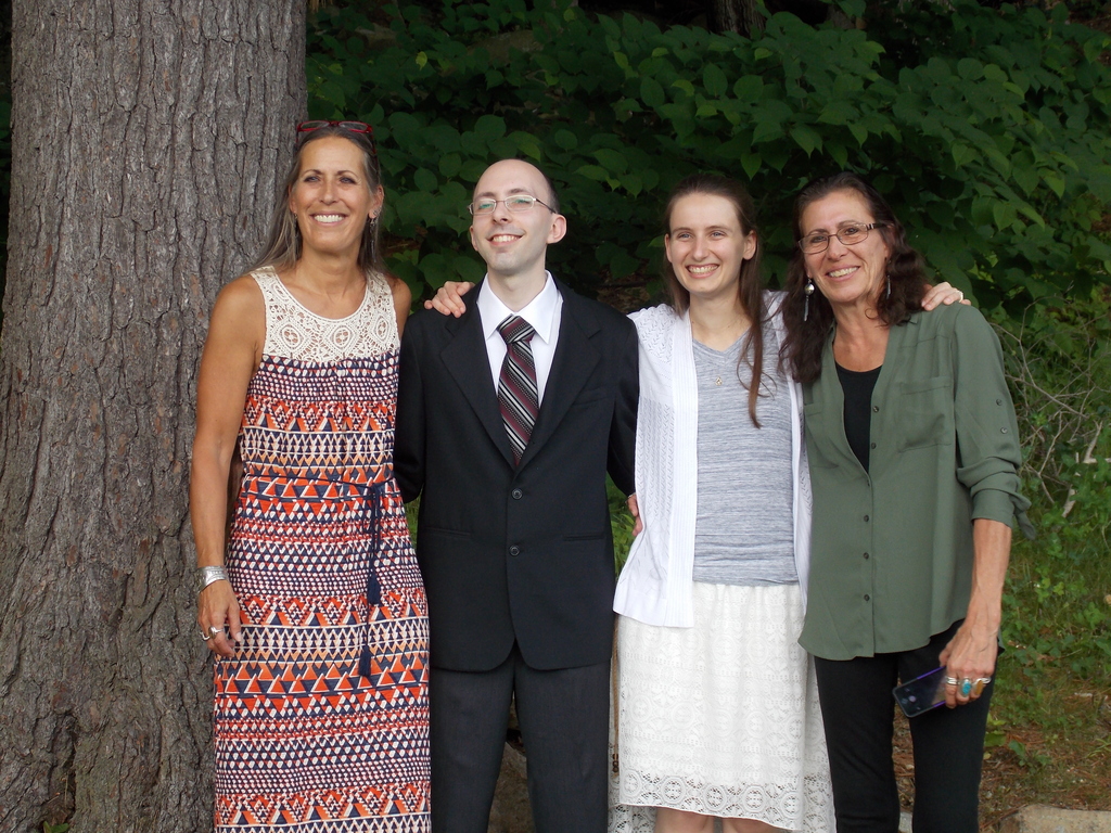 No description provided for: /2015/04-06/0621-erin+mike-wedding/_3/photo42.html