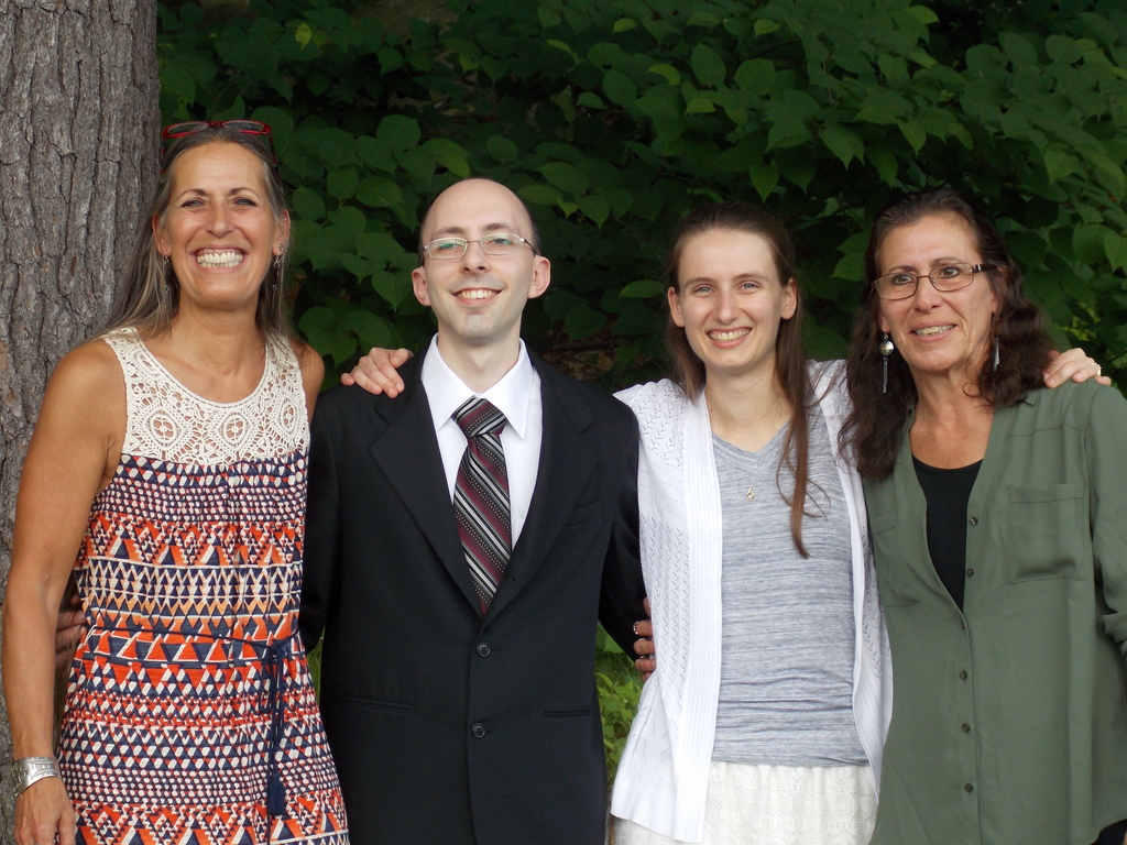 No description provided for: /2015/04-06/0621-erin+mike-wedding/_3/photo44.html