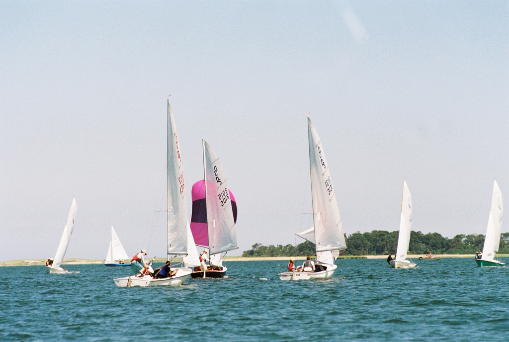 No description provided for: /2015/07-09/0724-ds-nacr-race07/_2/photo34.html