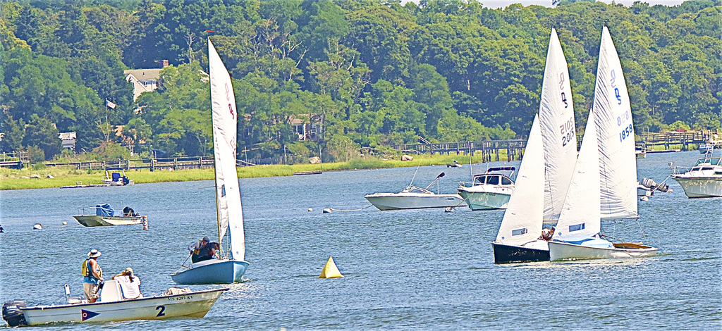 No description provided for: /2016/07-09/0723-regatta-2a-am-races/_1/photo018.html