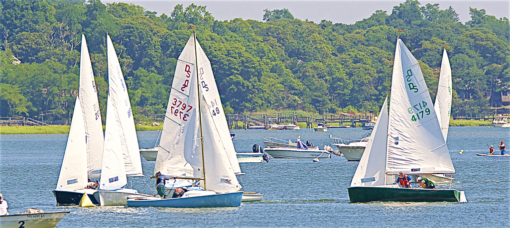 No description provided for: /2016/07-09/0723-regatta-2a-am-races/_1/photo019.html