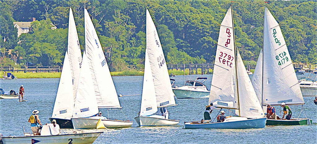 No description provided for: /2016/07-09/0723-regatta-2a-am-races/_1/photo020.html