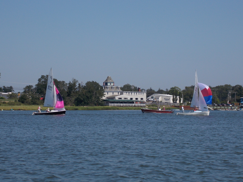 No description provided for: /2016/07-09/0723-regatta-2b-race1/_1/photo013.html