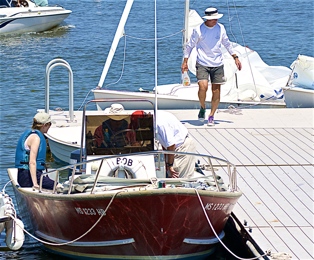 No description provided for: /2016/07-09/0723-regatta-3-lunch/_1/photo02.html