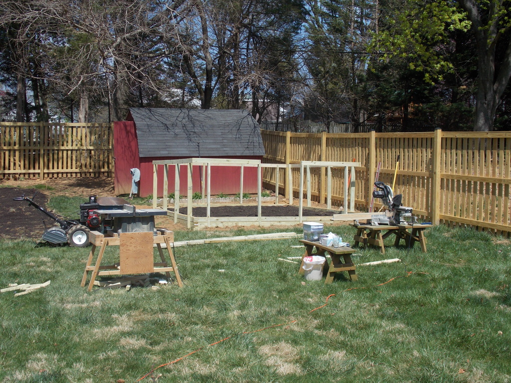 No description provided for: /2017/04-06/0414-erin-garden/photo01.html