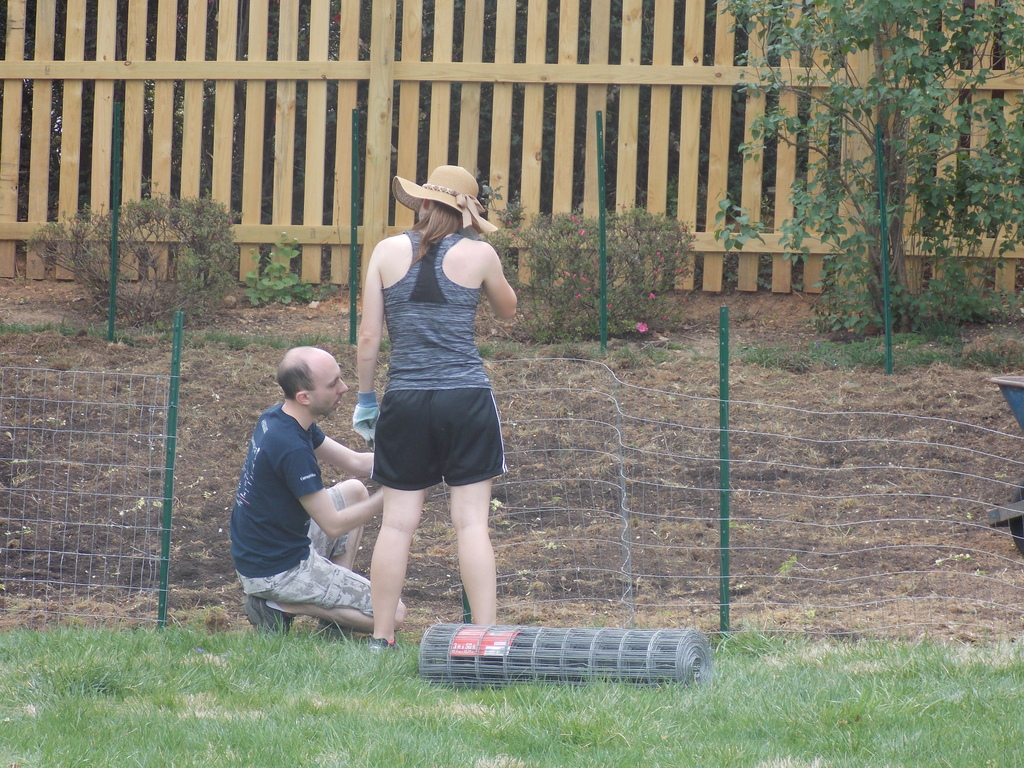 No description provided for: /2017/04-06/0416-erin-garden/photo10.html