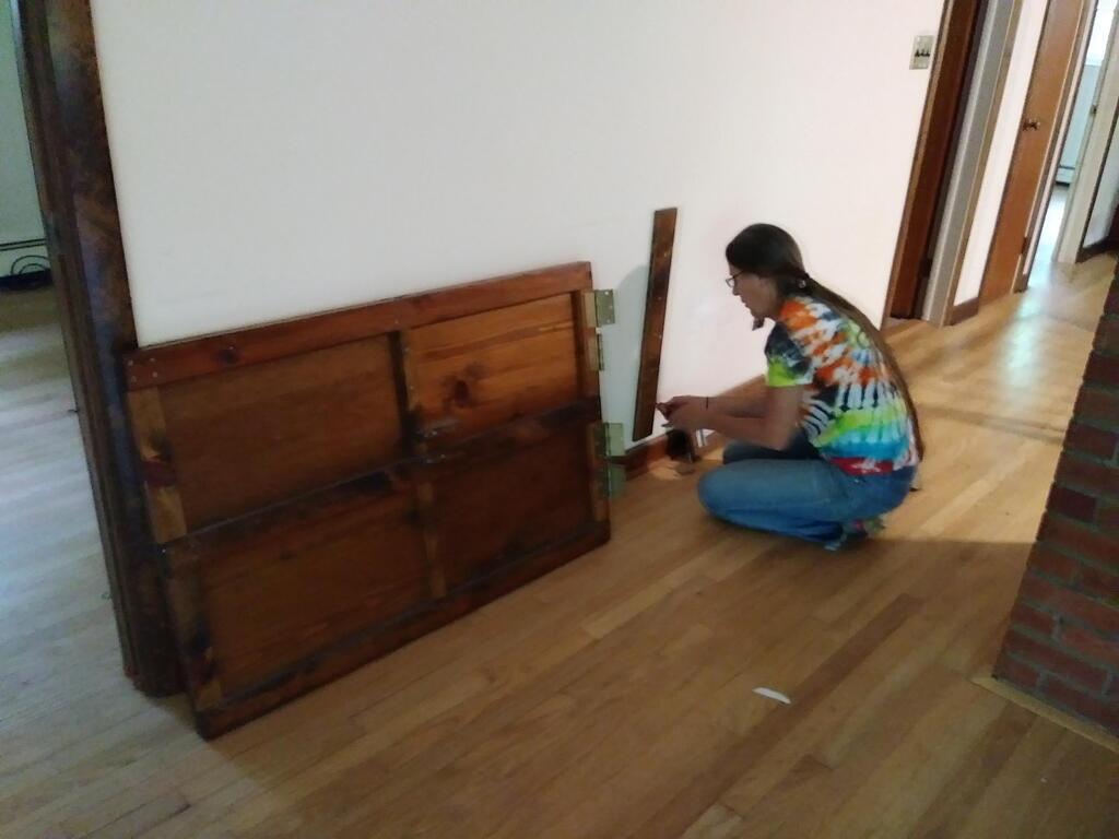 No description provided for: /2017/04-06/0523-remove-erin-door/photo01.html