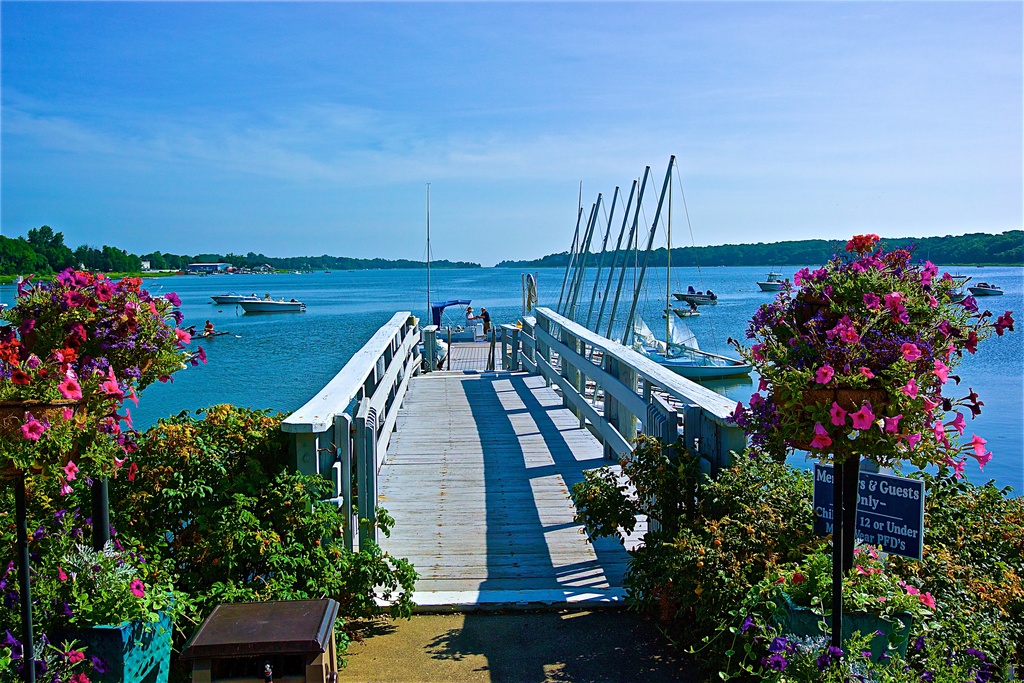 No description provided for: /2019/07-09/0720-ds-regatta-anton-dsc/_1/photo008.html