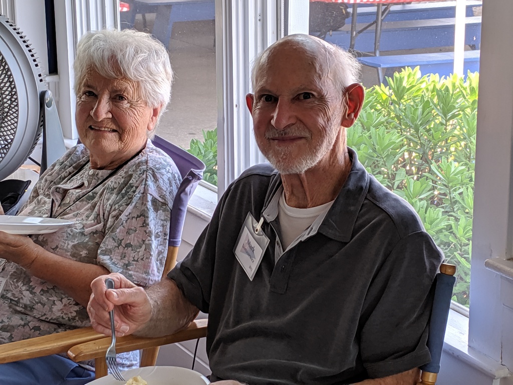 No description provided for: /2019/07-09/0720-ds-regatta-foodcomm/photo02.html