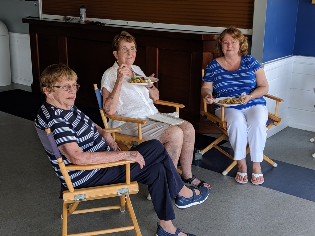 No description provided for: /2019/07-09/0720-ds-regatta-foodcomm/photo03.html