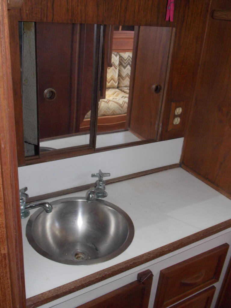 No description provided for: /2019/07-09/0914-ibis-cabin+systems/_3/photo43.html