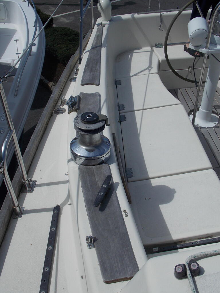 No description provided for: /2019/07-09/0914-ibis-cockpit+cabintop/_1/photo02.html