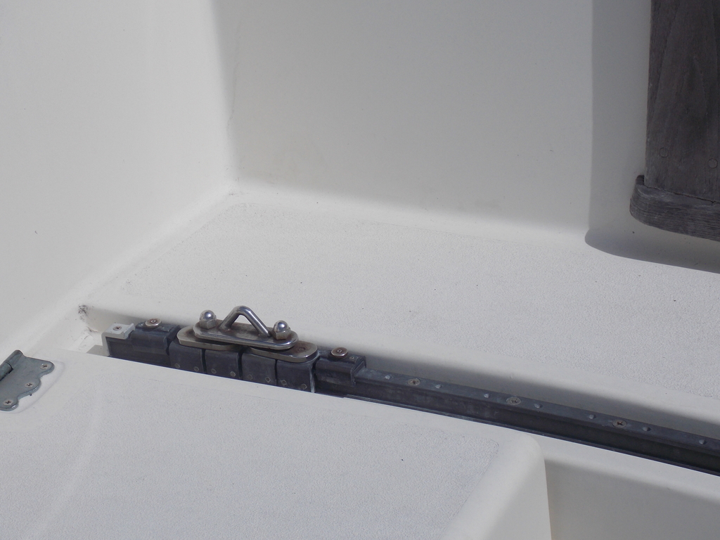 No description provided for: /2019/07-09/0914-ibis-cockpit+cabintop/_1/photo04.html