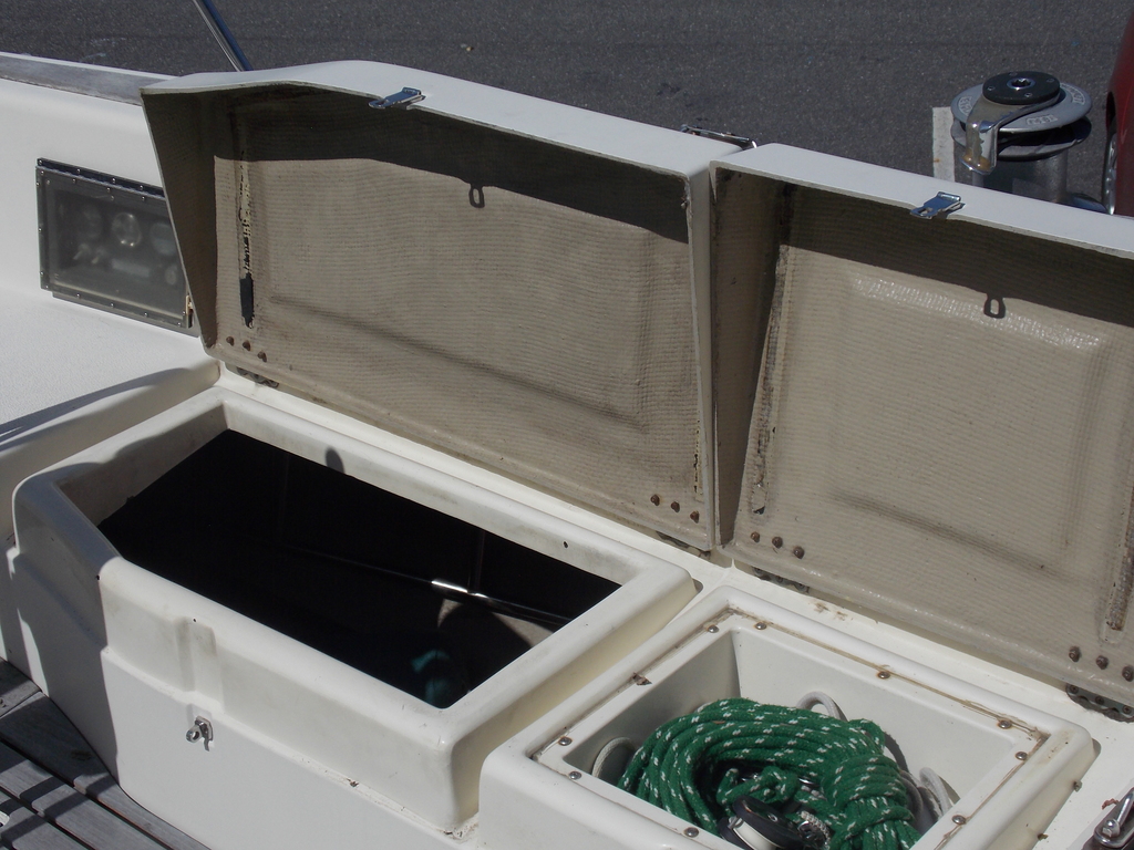 No description provided for: /2019/07-09/0914-ibis-cockpit+cabintop/_2/photo25.html