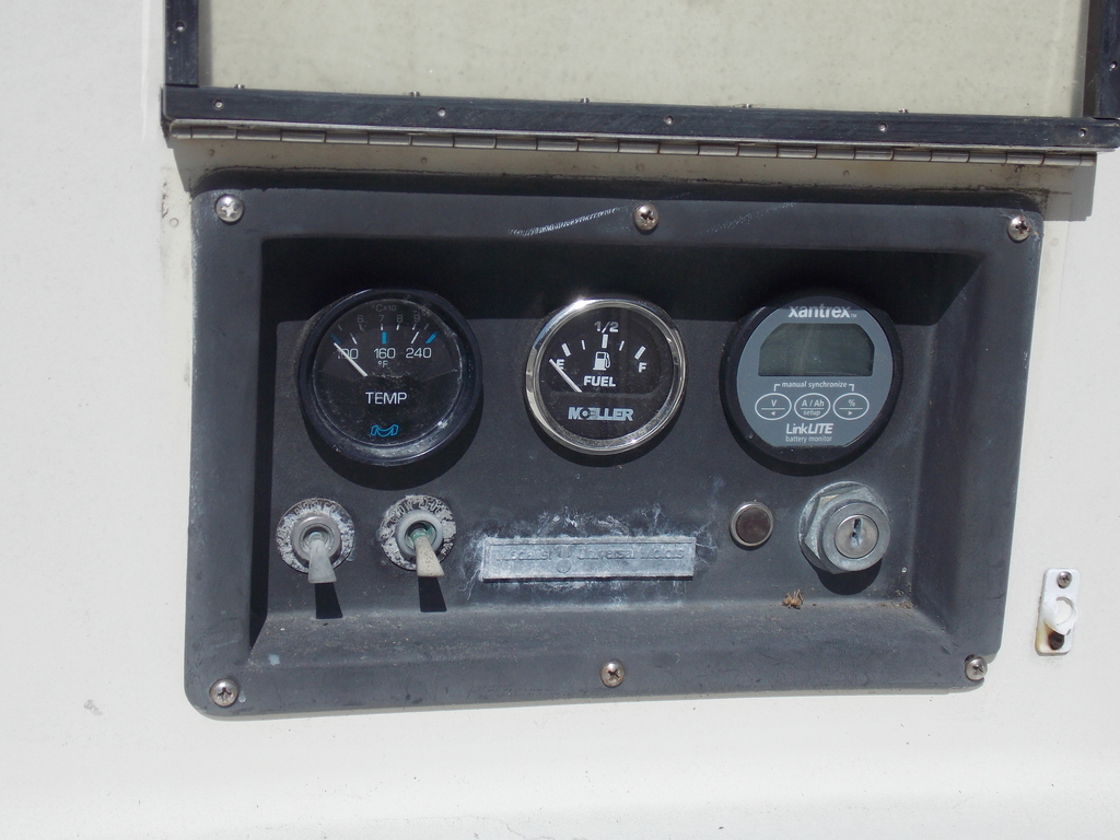 No description provided for: /2019/07-09/0914-ibis-cockpit+cabintop/_2/photo26.html