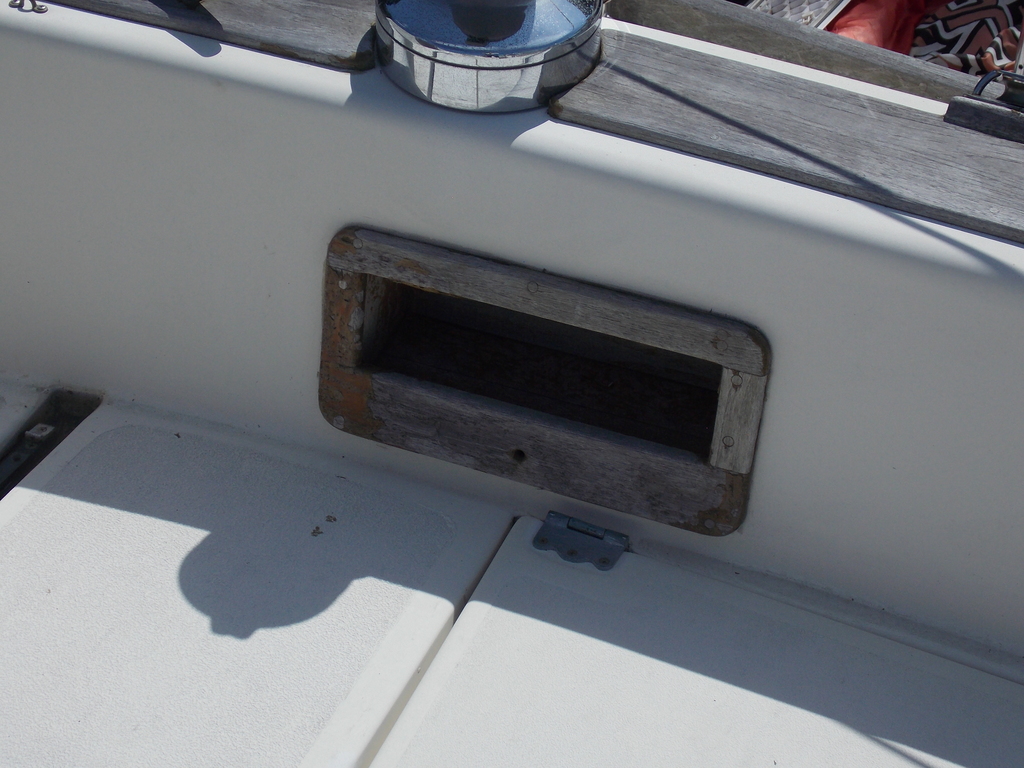 No description provided for: /2019/07-09/0914-ibis-cockpit+cabintop/_2/photo27.html