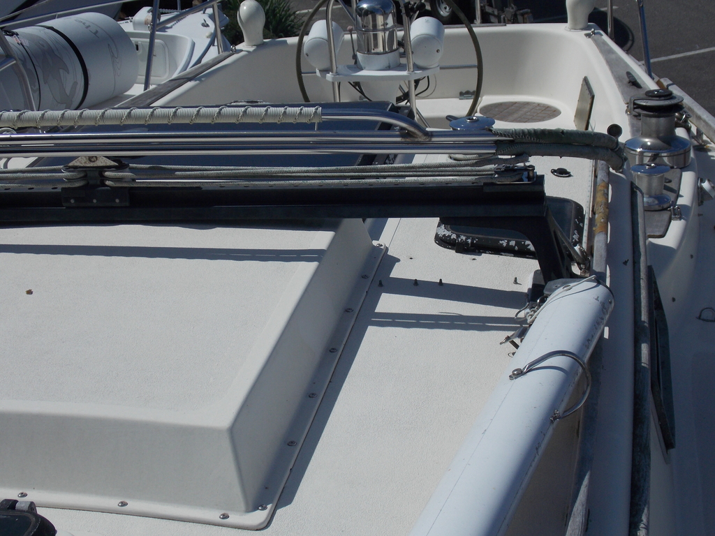 No description provided for: /2019/07-09/0914-ibis-cockpit+cabintop/_2/photo31.html