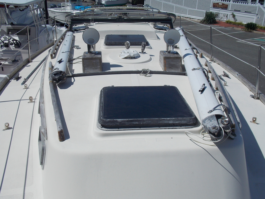 No description provided for: /2019/07-09/0914-ibis-cockpit+cabintop/_2/photo35.html