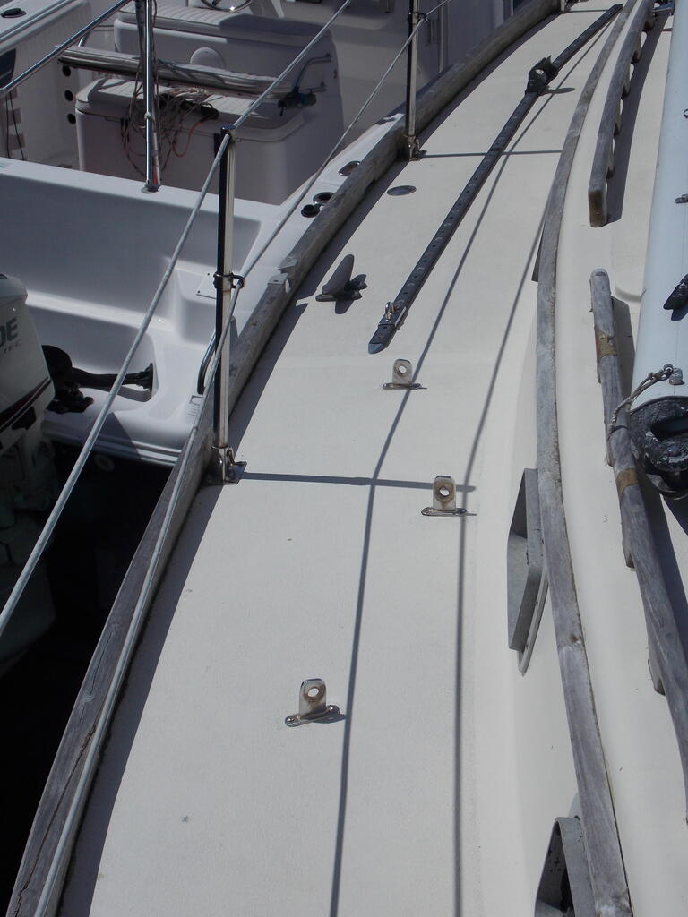 No description provided for: /2019/07-09/0914-ibis-cockpit+cabintop/_2/photo38.html