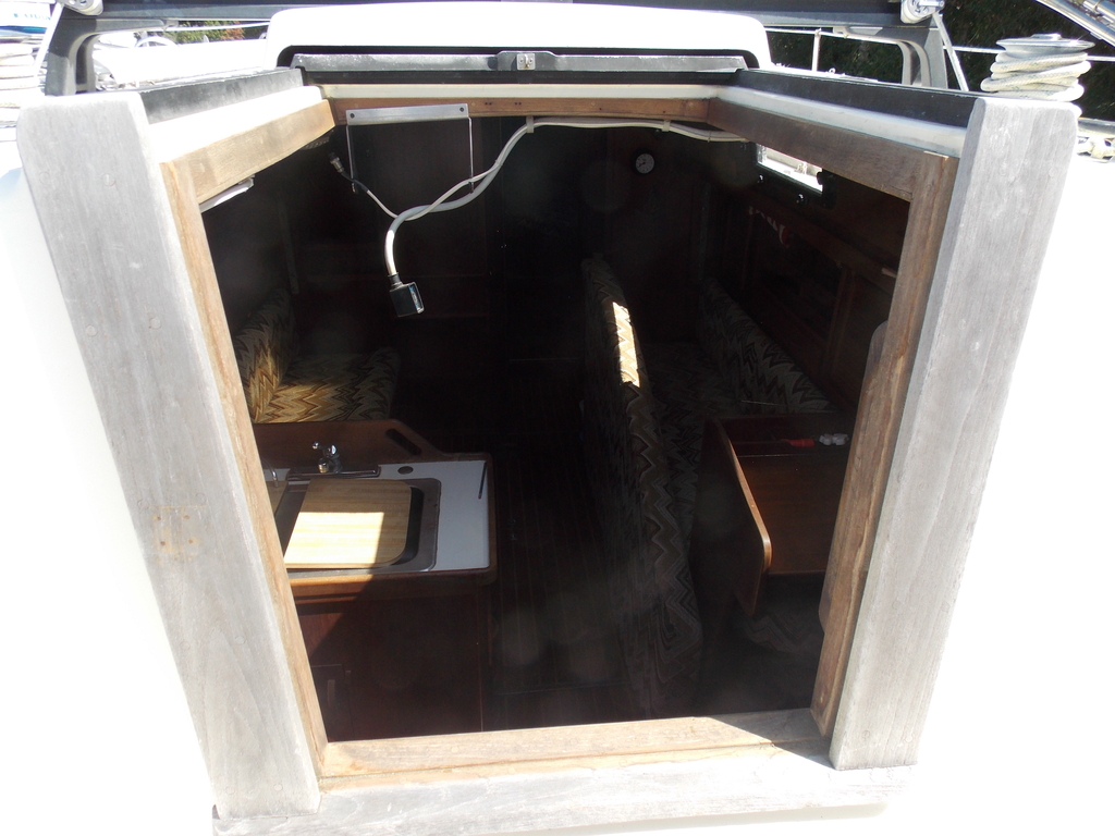 No description provided for: /2019/07-09/0914-ibis-cockpit+cabintop/_2/photo43.html