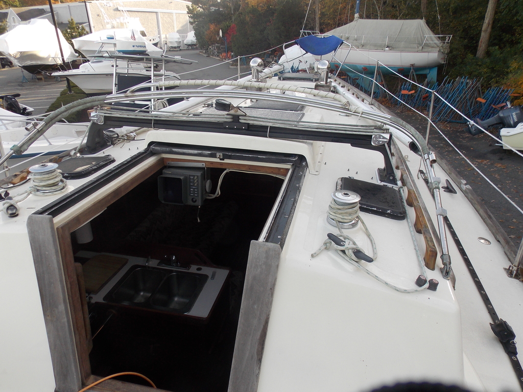 No description provided for: /2019/10-12/1025-ibis-deck/photo04.html