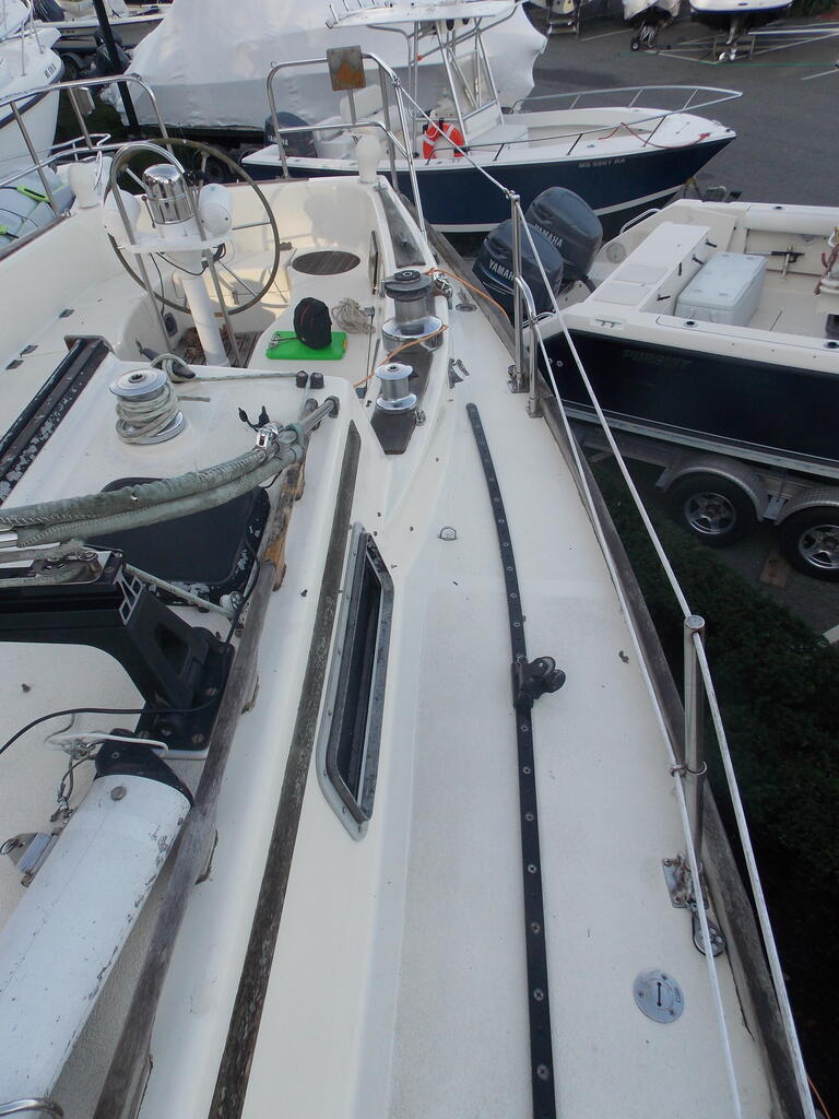 No description provided for: /2019/10-12/1025-ibis-deck/photo06.html