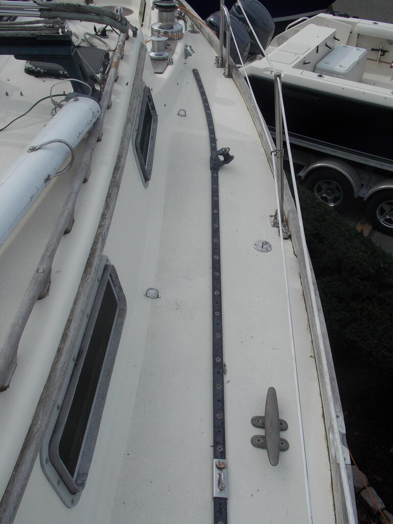 No description provided for: /2019/10-12/1025-ibis-deck/photo17.html