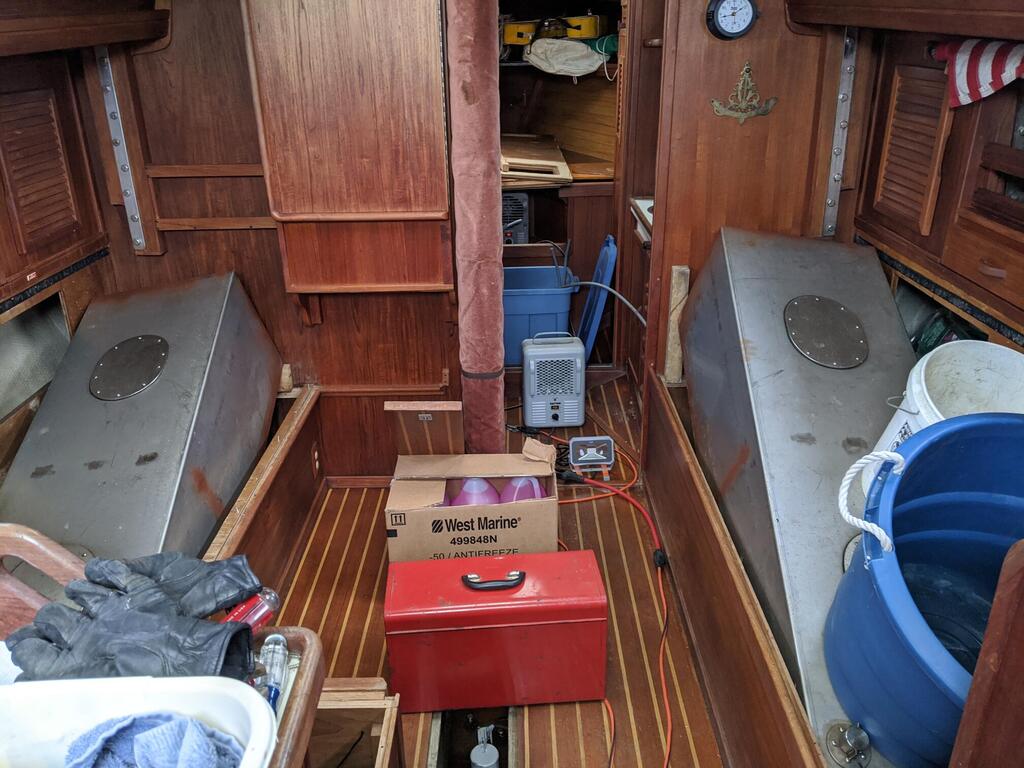 No description provided for: /2019/10-12/1204-ibis-water-tanks/photo01.html