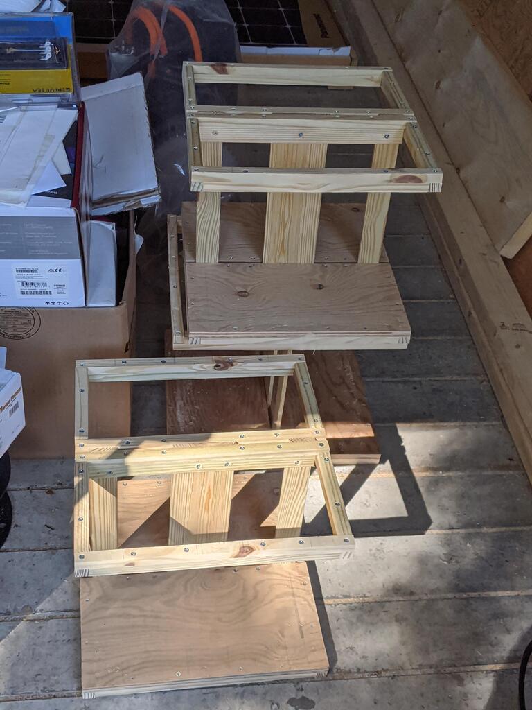 No description provided for: /2020/07-09/0803-batbox-near-done/photo01.html