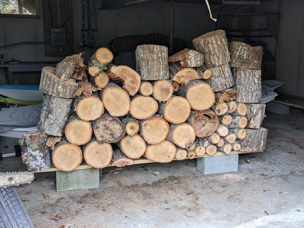 No description provided for: /2022/04-06/0403-unsplit-wood/photo01.html