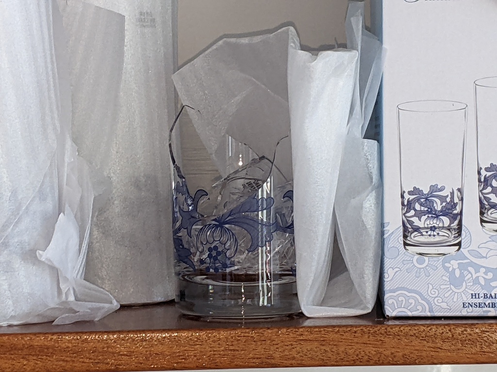 No description provided for: /2022/04-06/0624-new-glasses/photo02.html