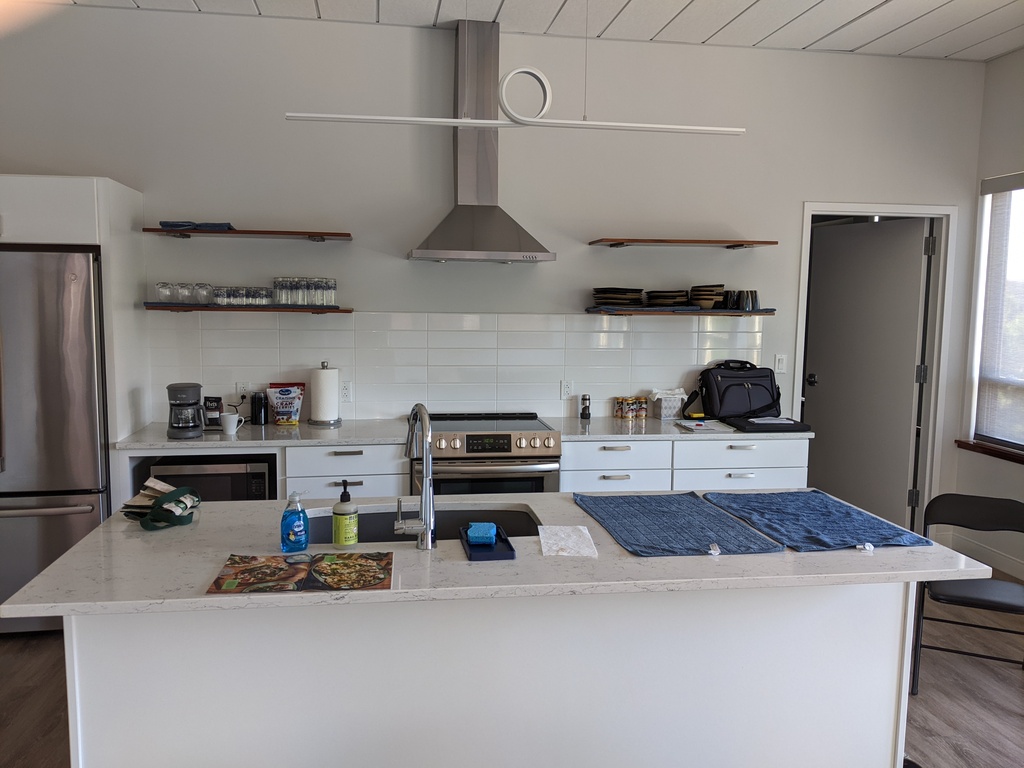 No description provided for: /2022/04-06/0625-tower99-kitchen/photo01.html