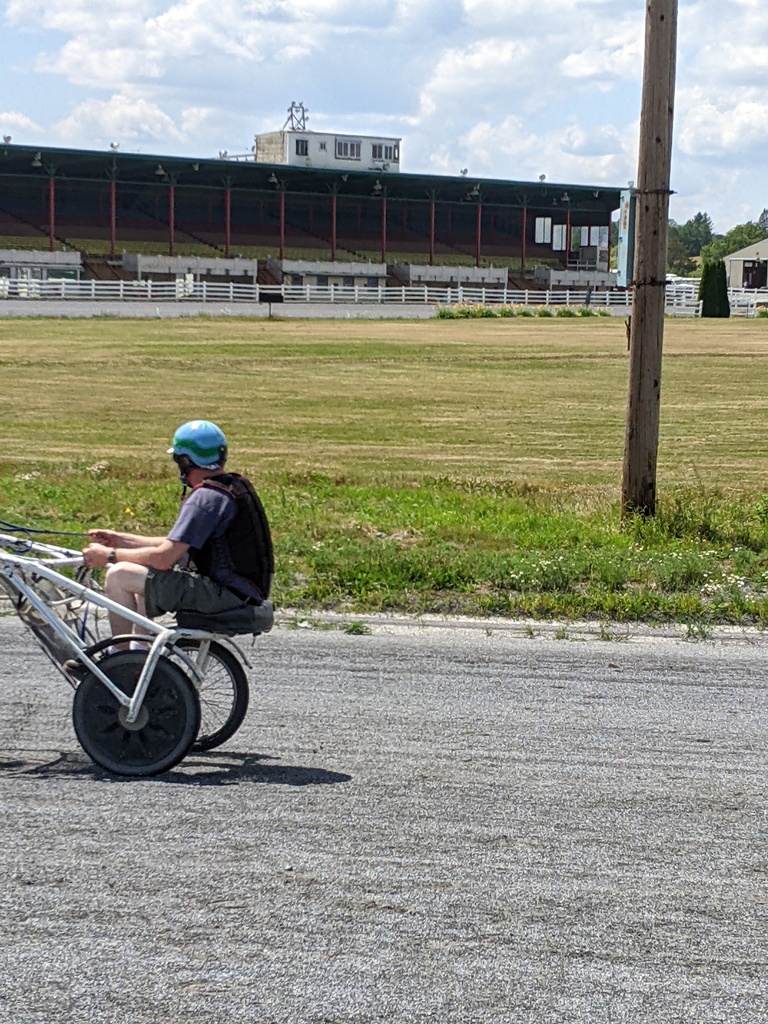 No description provided for: /2022/07-09/0713-trotters+paulb/photo02.html