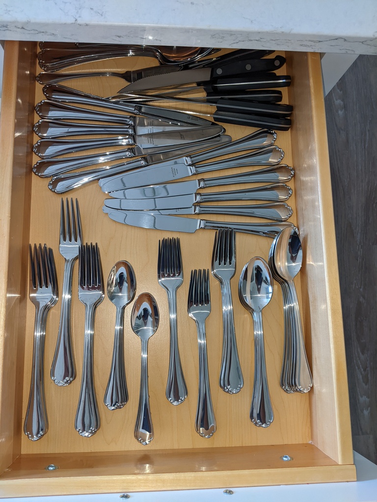 No description provided for: /2022/07-09/0715-tower99-silverware/photo01.html