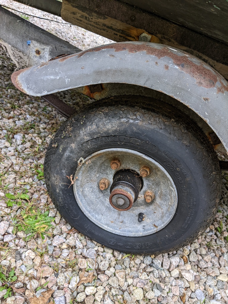 No description provided for: /2022/10-12/1003-ds-trailer-tire/photo01.html