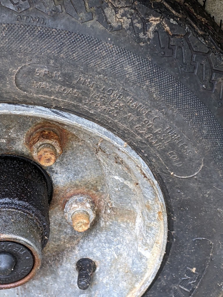 No description provided for: /2022/10-12/1003-ds-trailer-tire/photo02.html