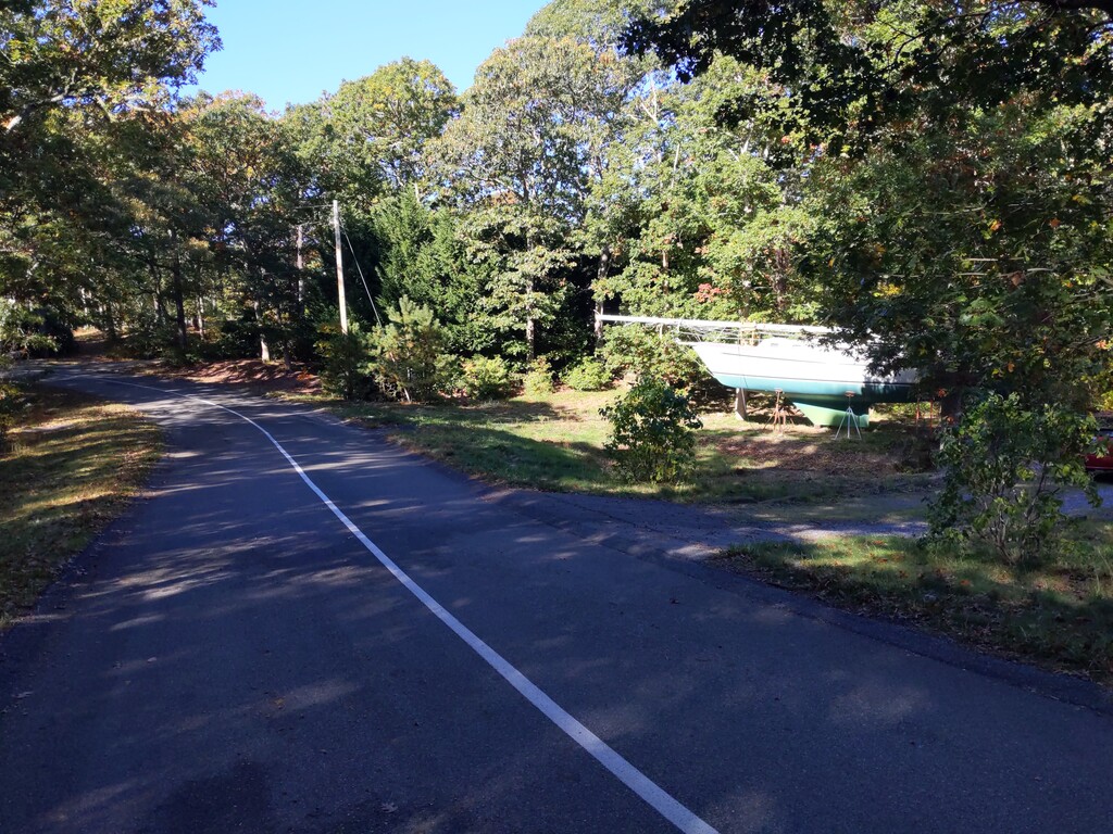 No description provided for: /2022/10-12/1021-my36-in-yard/photo02.html